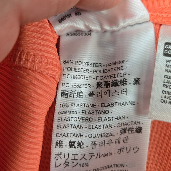 Levi's Coral Orange Ribbed High Rise Bike Shorts Stretchy Activewear Size Medium - Picture 7 of 9